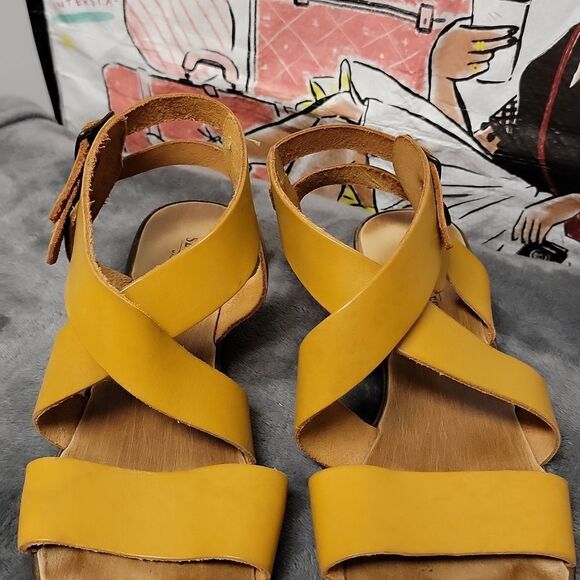 Seychelles Wide Strap Mini Wedge Heel Mustard Color Leather Ankle Sandals Size 6 - Picture 6 of 11